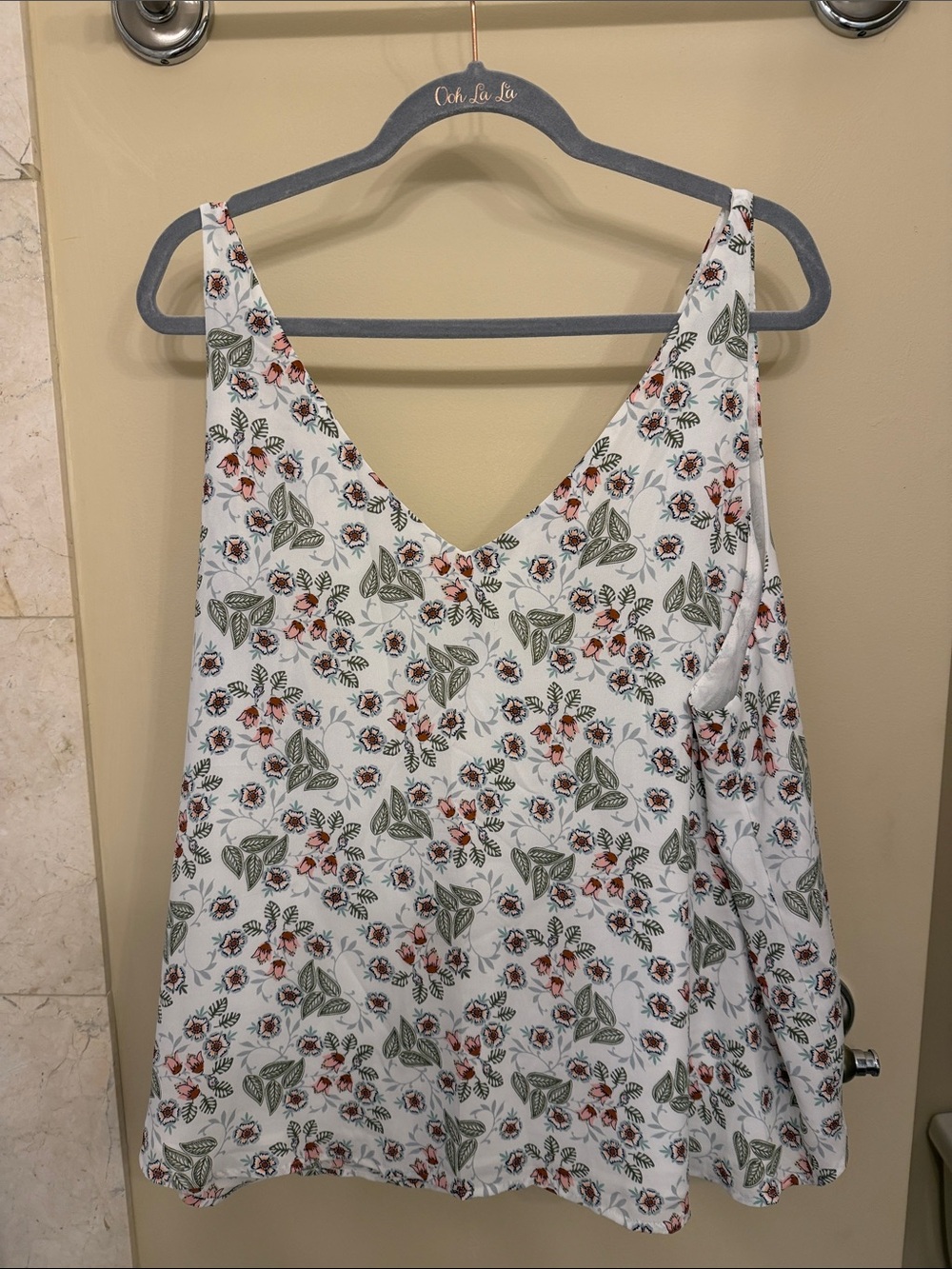 LOFT White Floral V-Neck Camisole with Green Leaf Motif and Rust Accents
